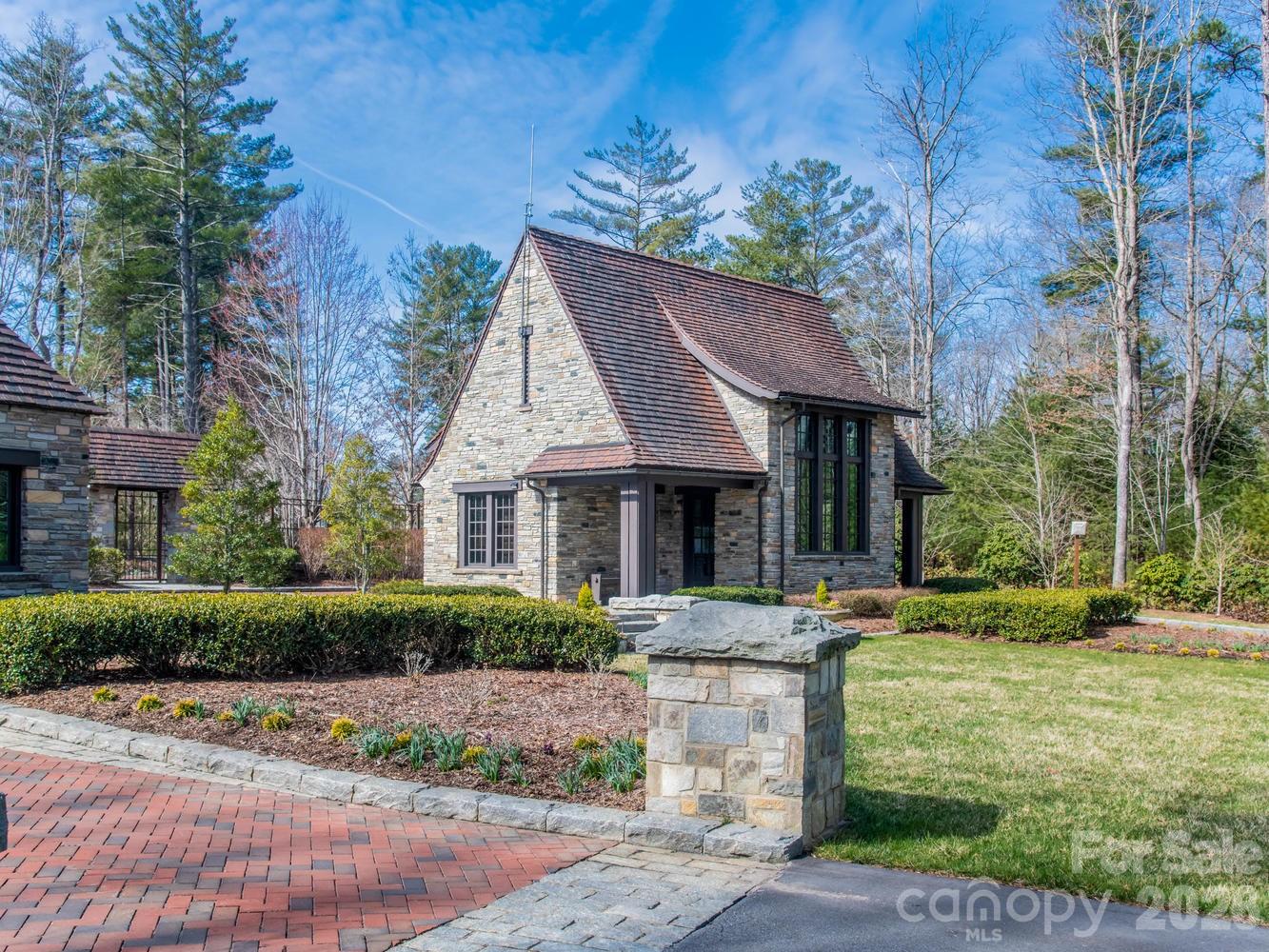 221 Fern Grove Court Asheville NC 28803