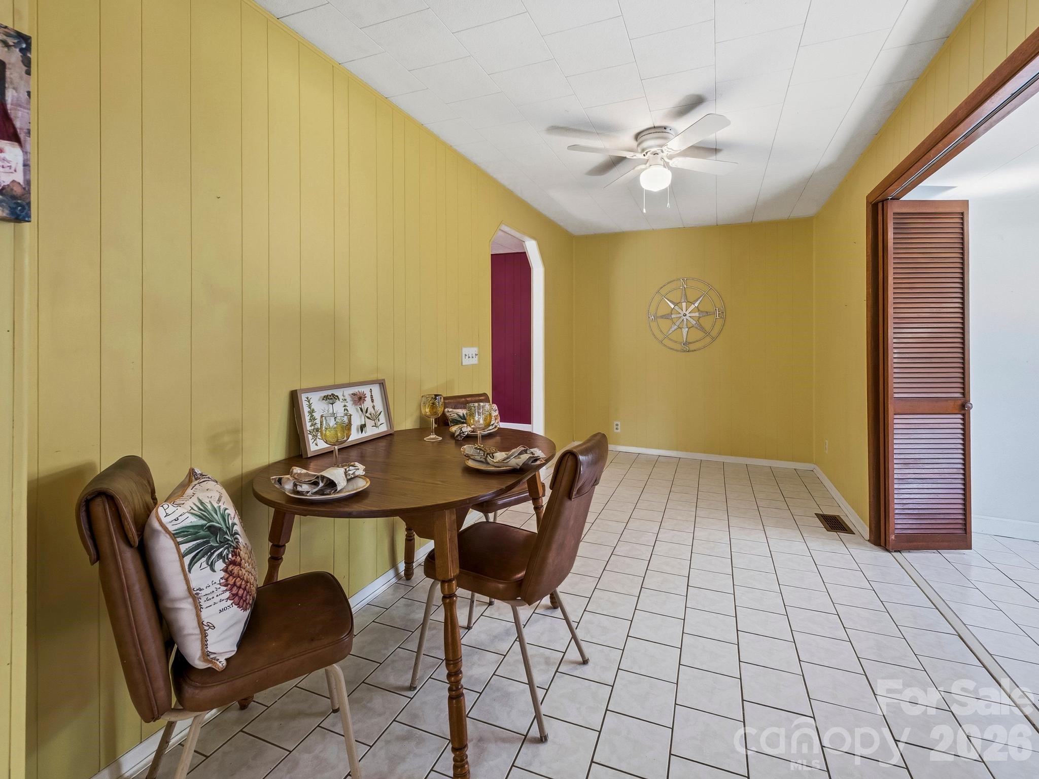 318 Resort Street Hendersonville NC 28792