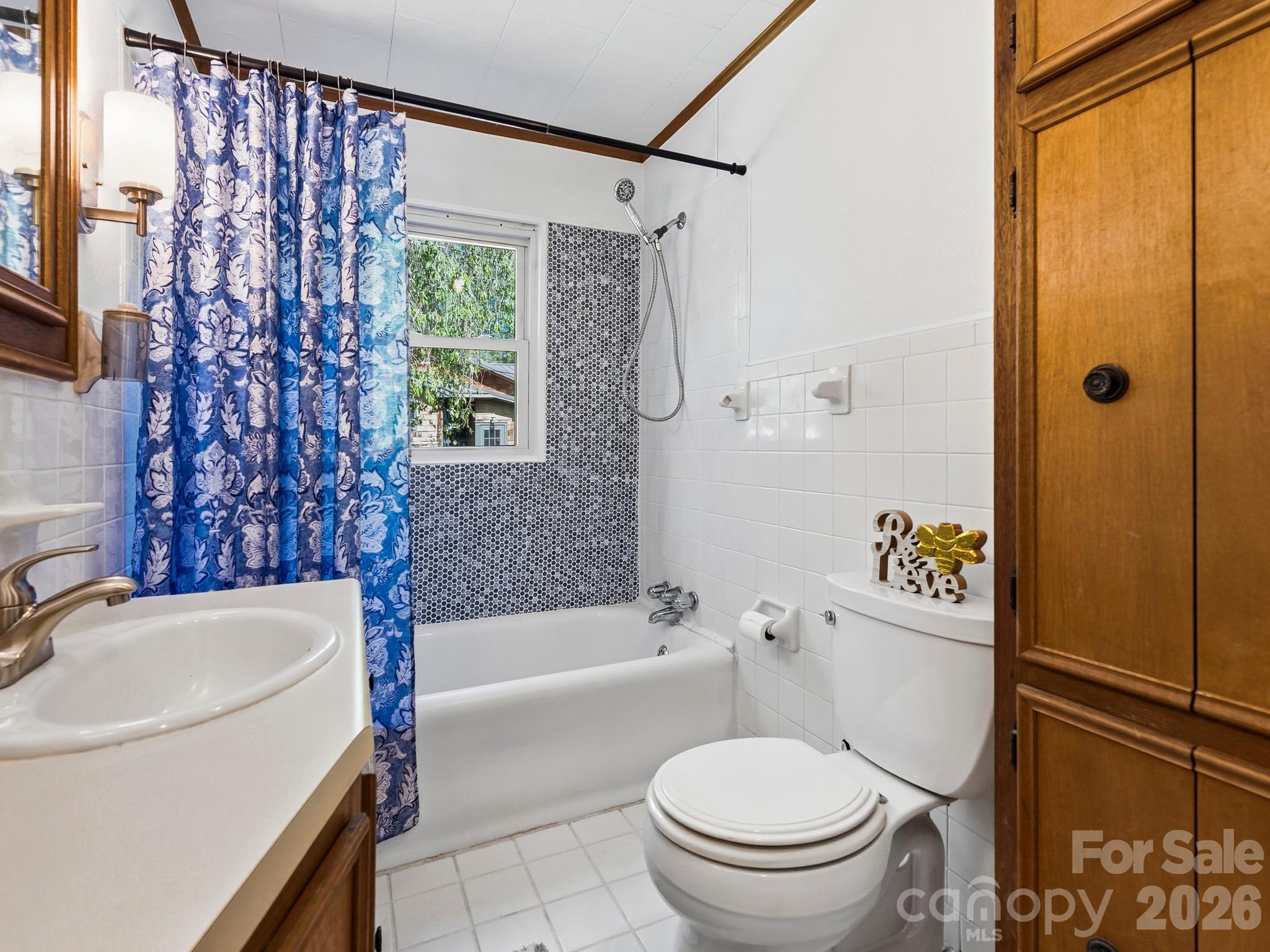 318 Resort Street Hendersonville NC 28792