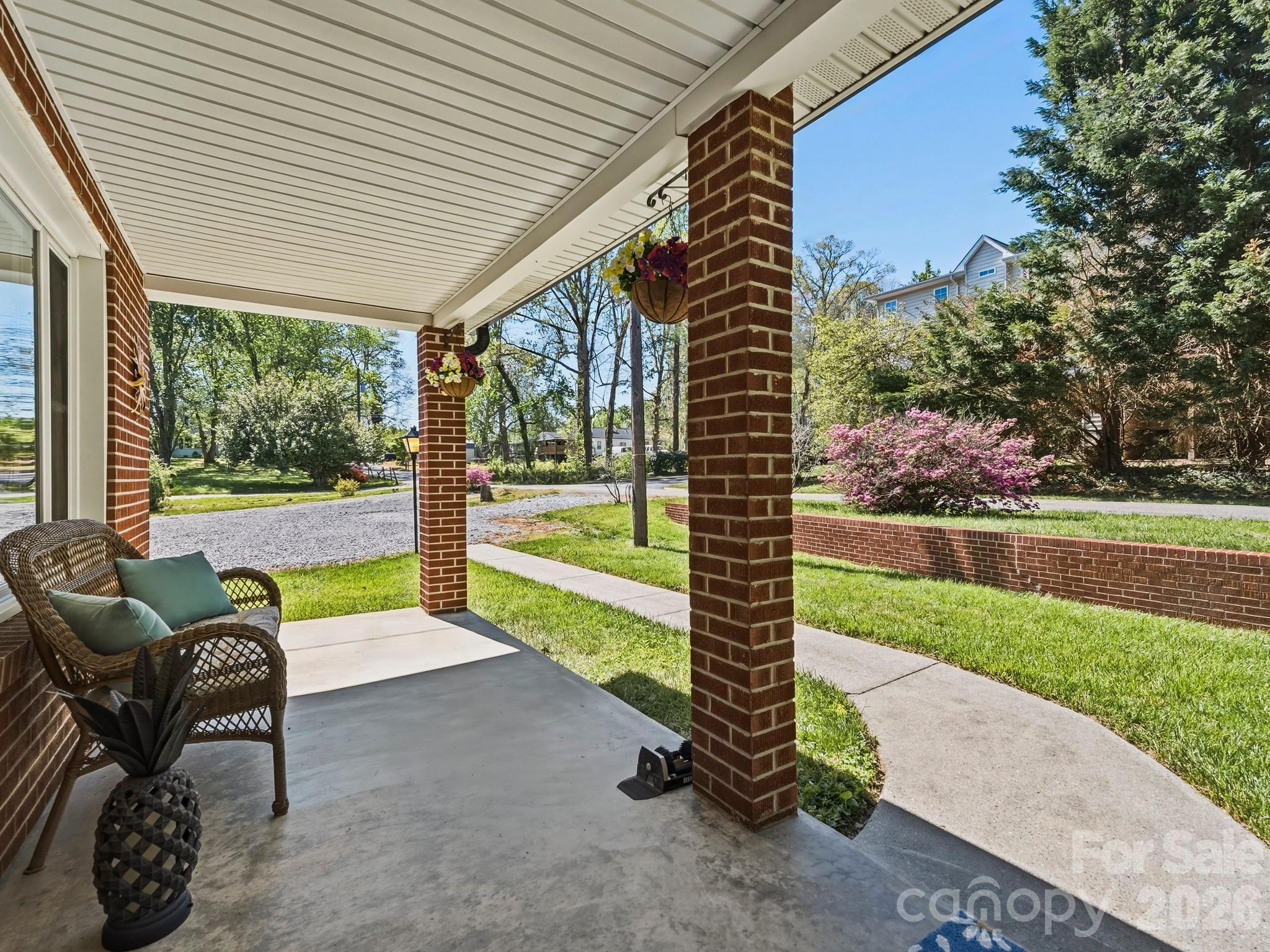 318 Resort Street Hendersonville NC 28792
