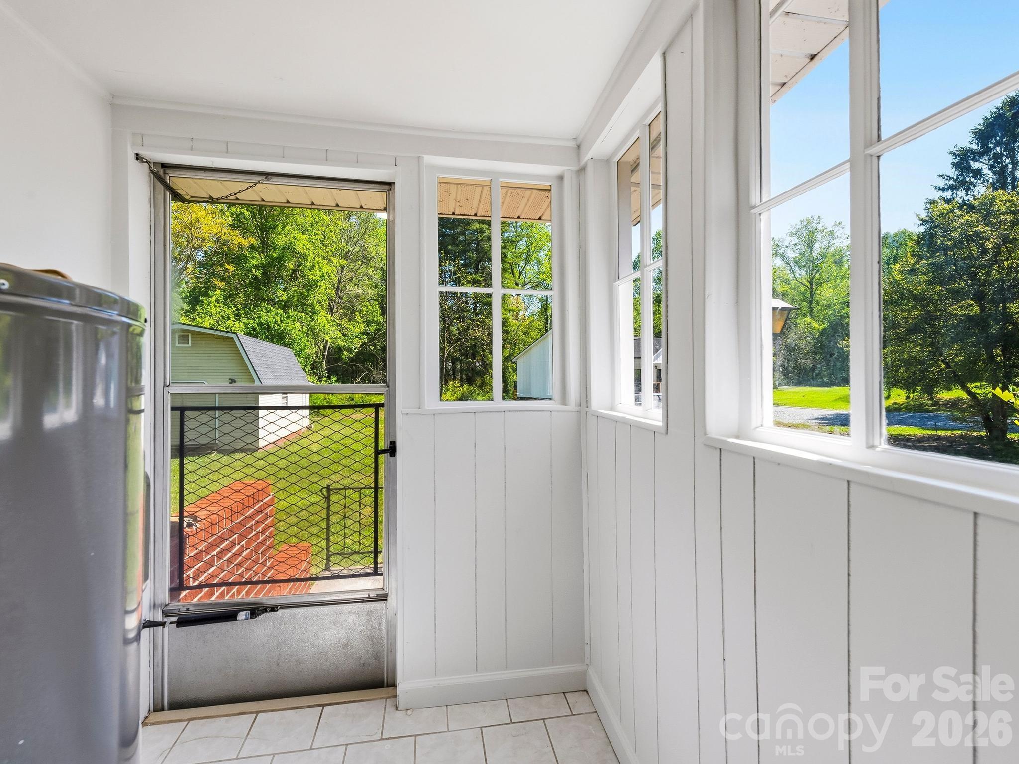 318 Resort Street Hendersonville NC 28792