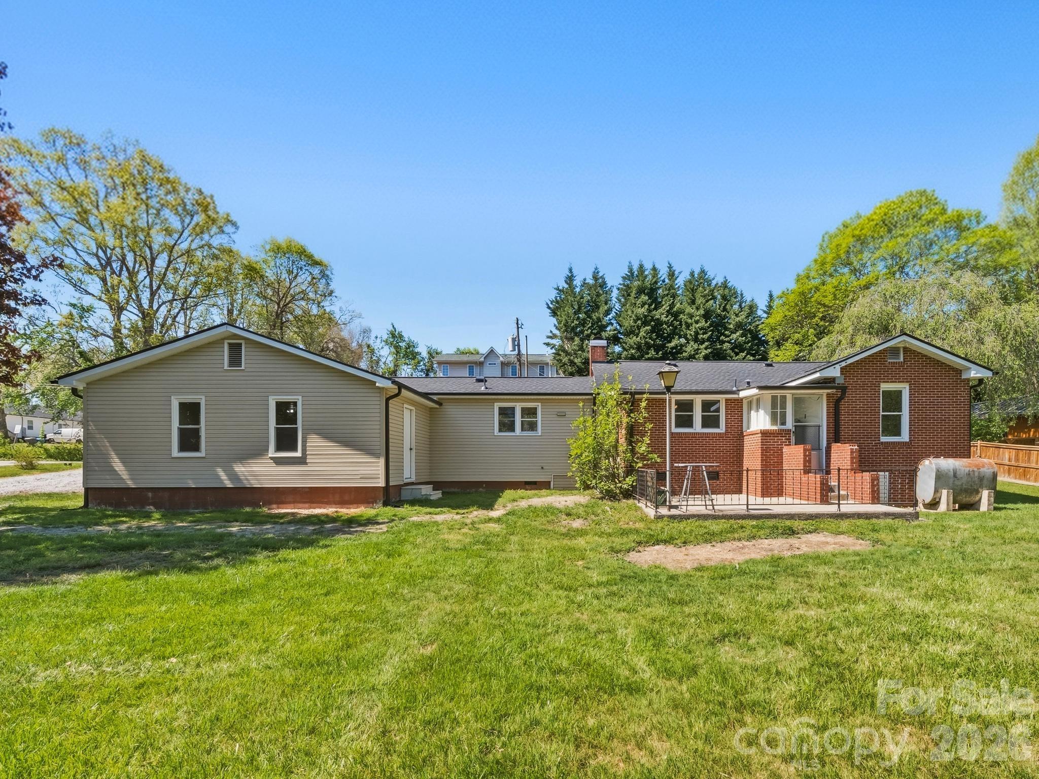 318 Resort Street Hendersonville NC 28792