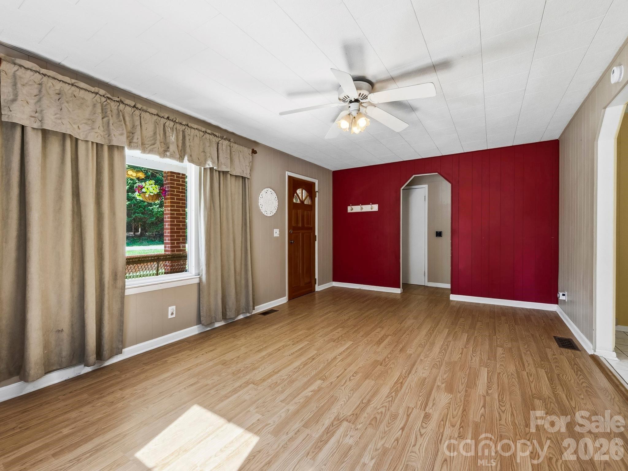 318 Resort Street Hendersonville NC 28792