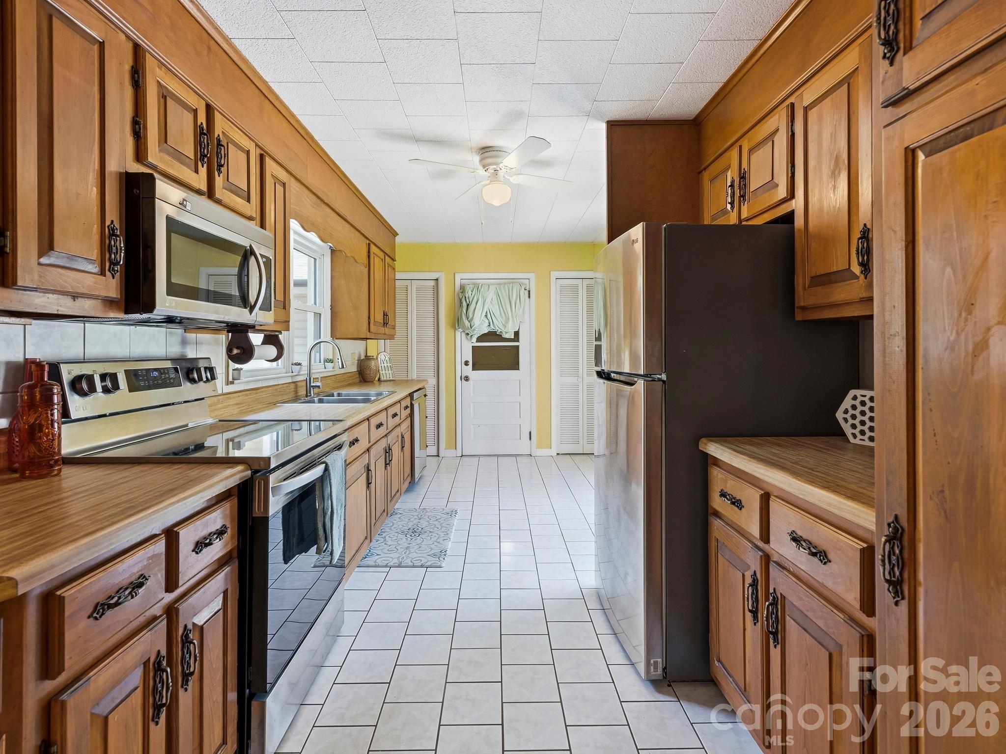 318 Resort Street Hendersonville NC 28792