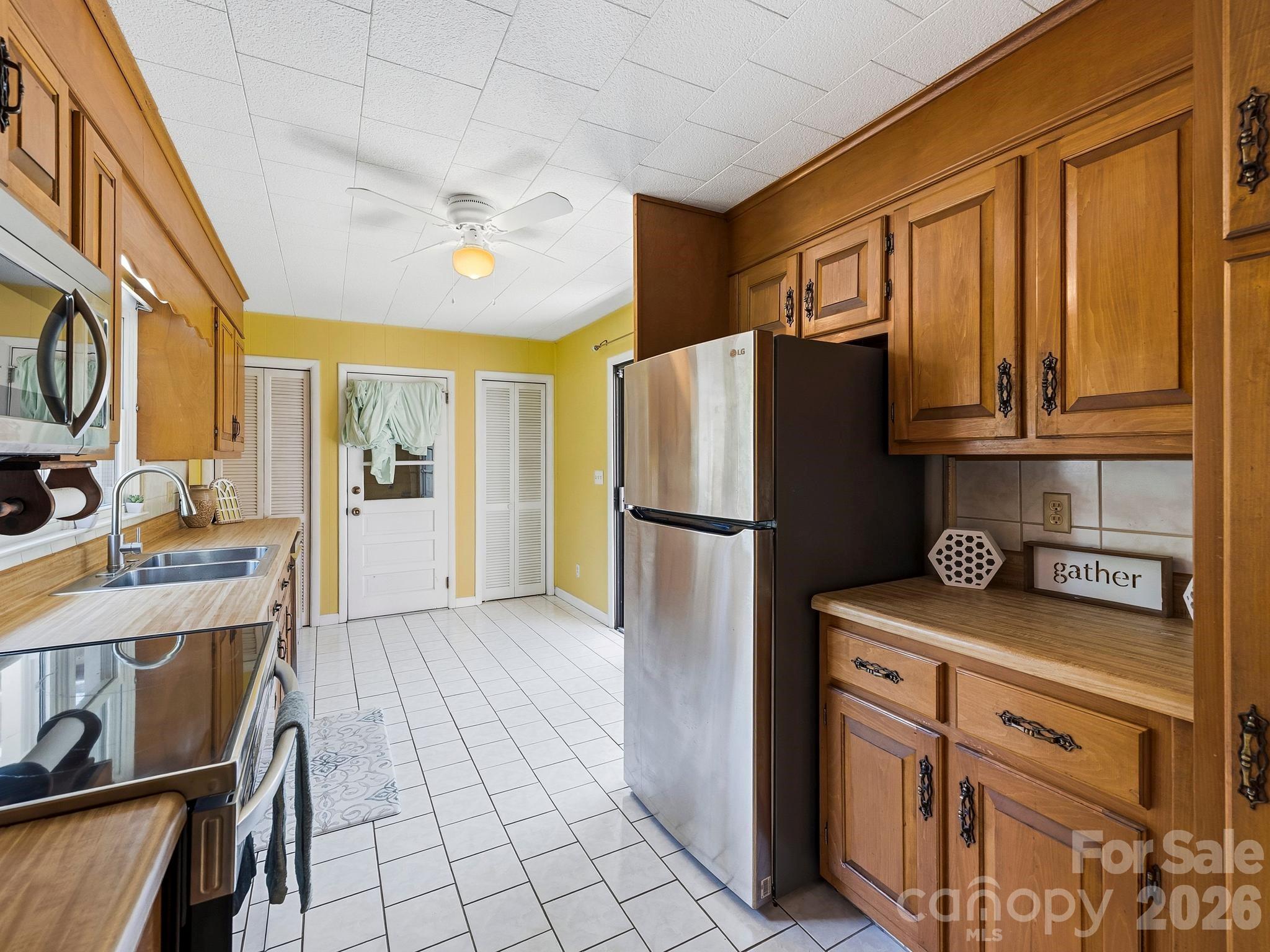 318 Resort Street Hendersonville NC 28792