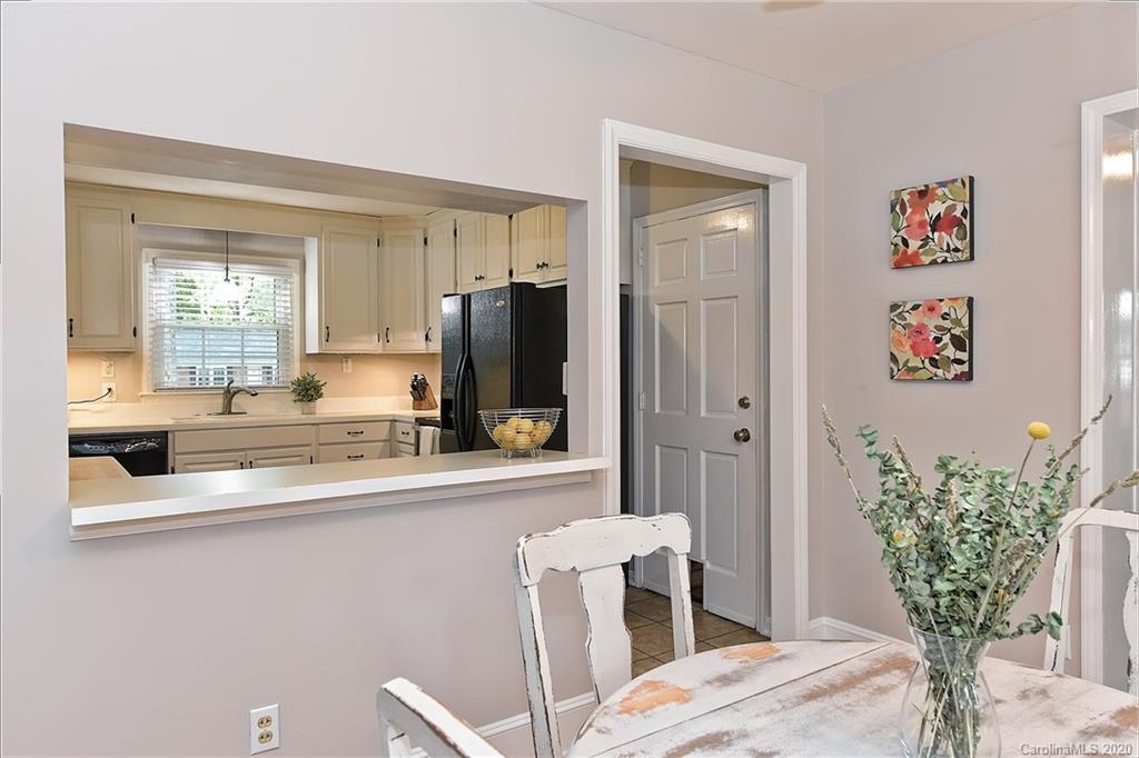 6111 Rose Valley Drive Charlotte NC 28210