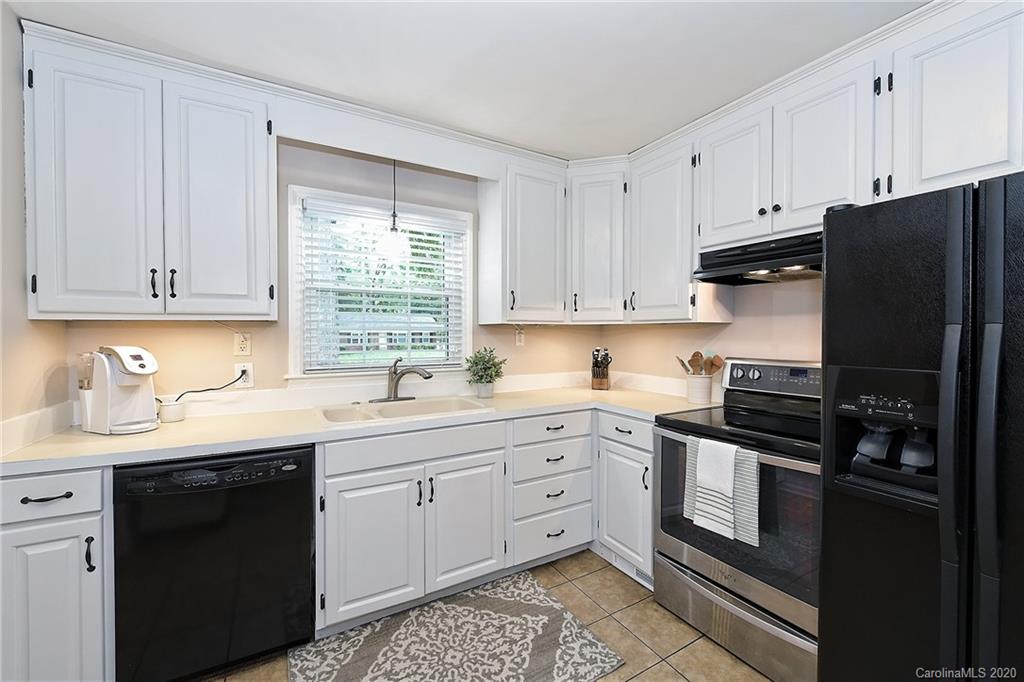 6111 Rose Valley Drive Charlotte NC 28210