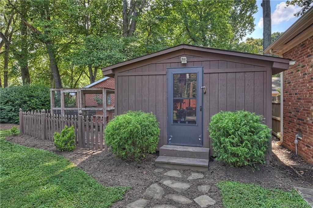 6111 Rose Valley Drive Charlotte NC 28210
