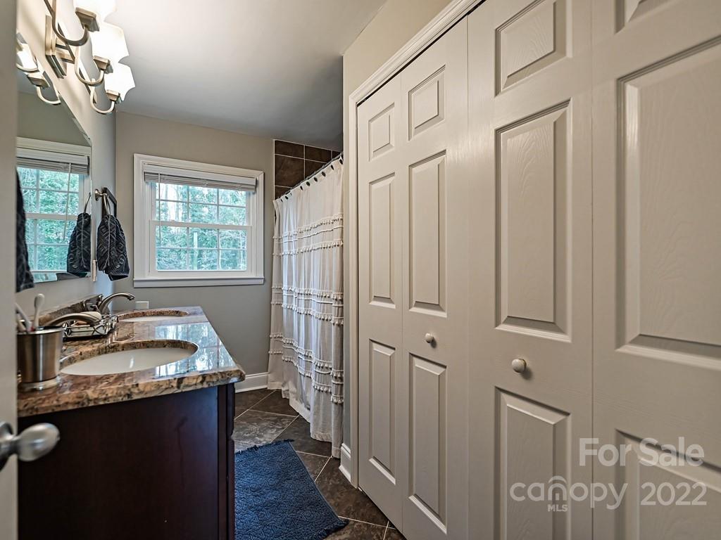 5020 Wedgewood Drive Charlotte NC 28210