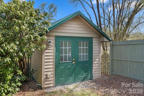 121 Westwood Road Asheville NC 28804