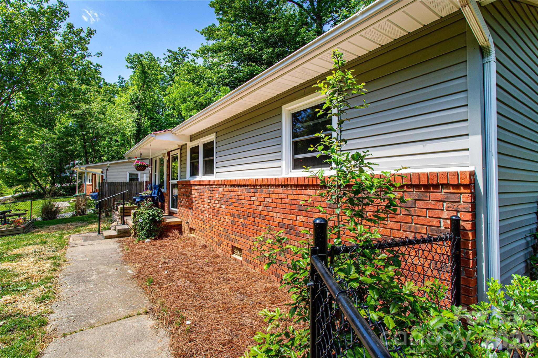203 Kennedy Drive Swannanoa NC 28778
