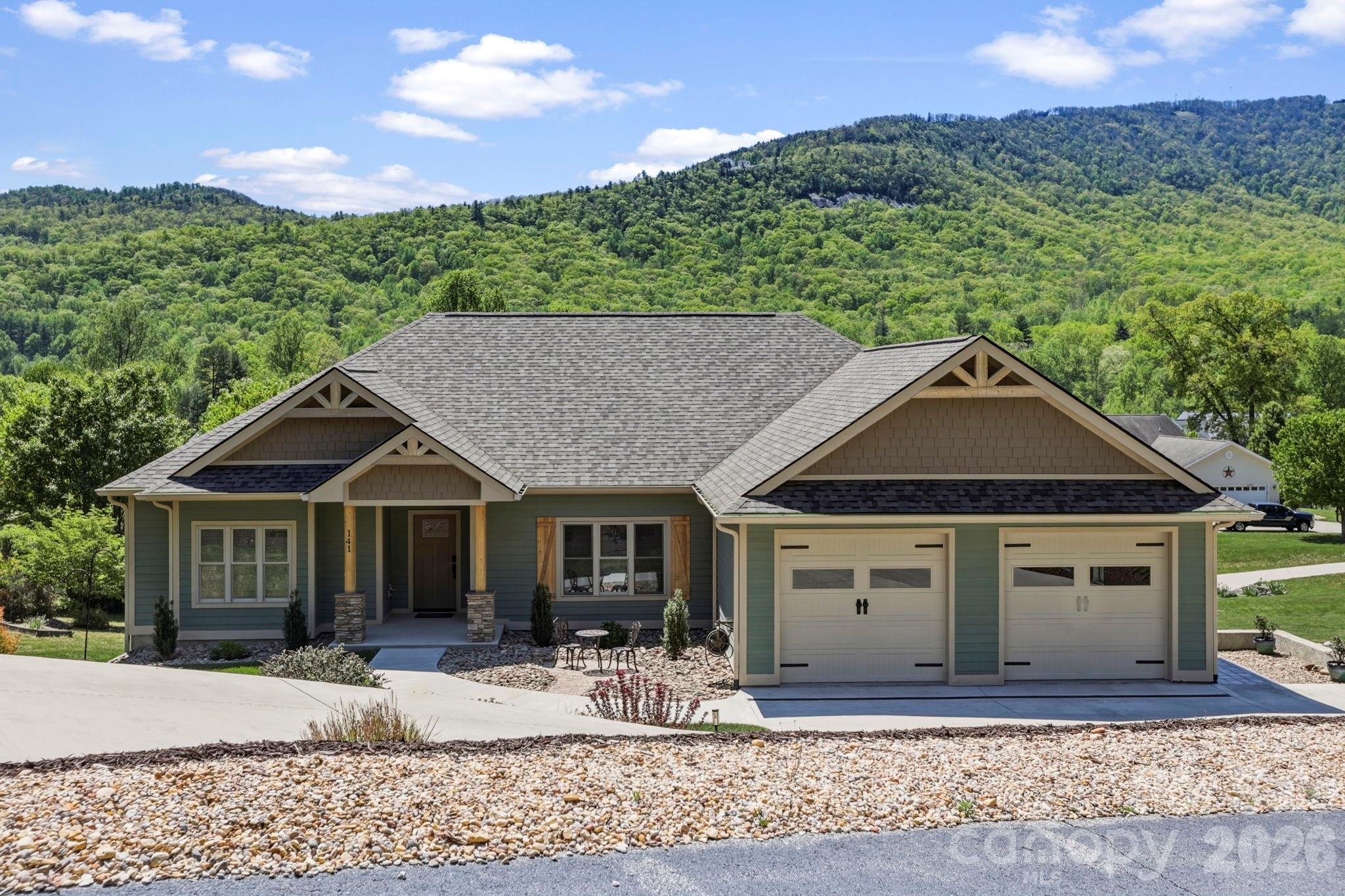 141 N Crab Meadow Drive Hendersonville NC 28739