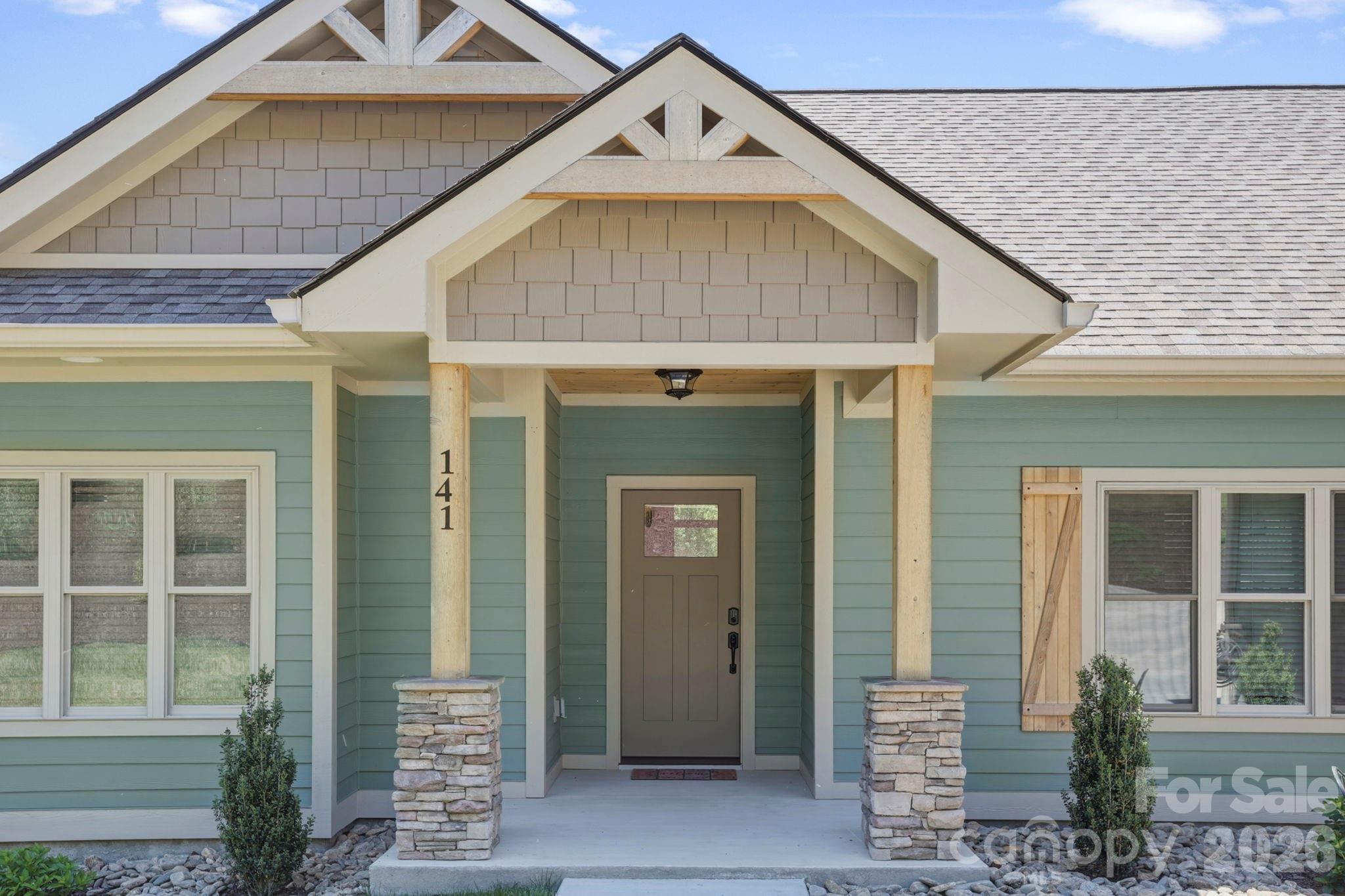 141 N Crab Meadow Drive Hendersonville NC 28739