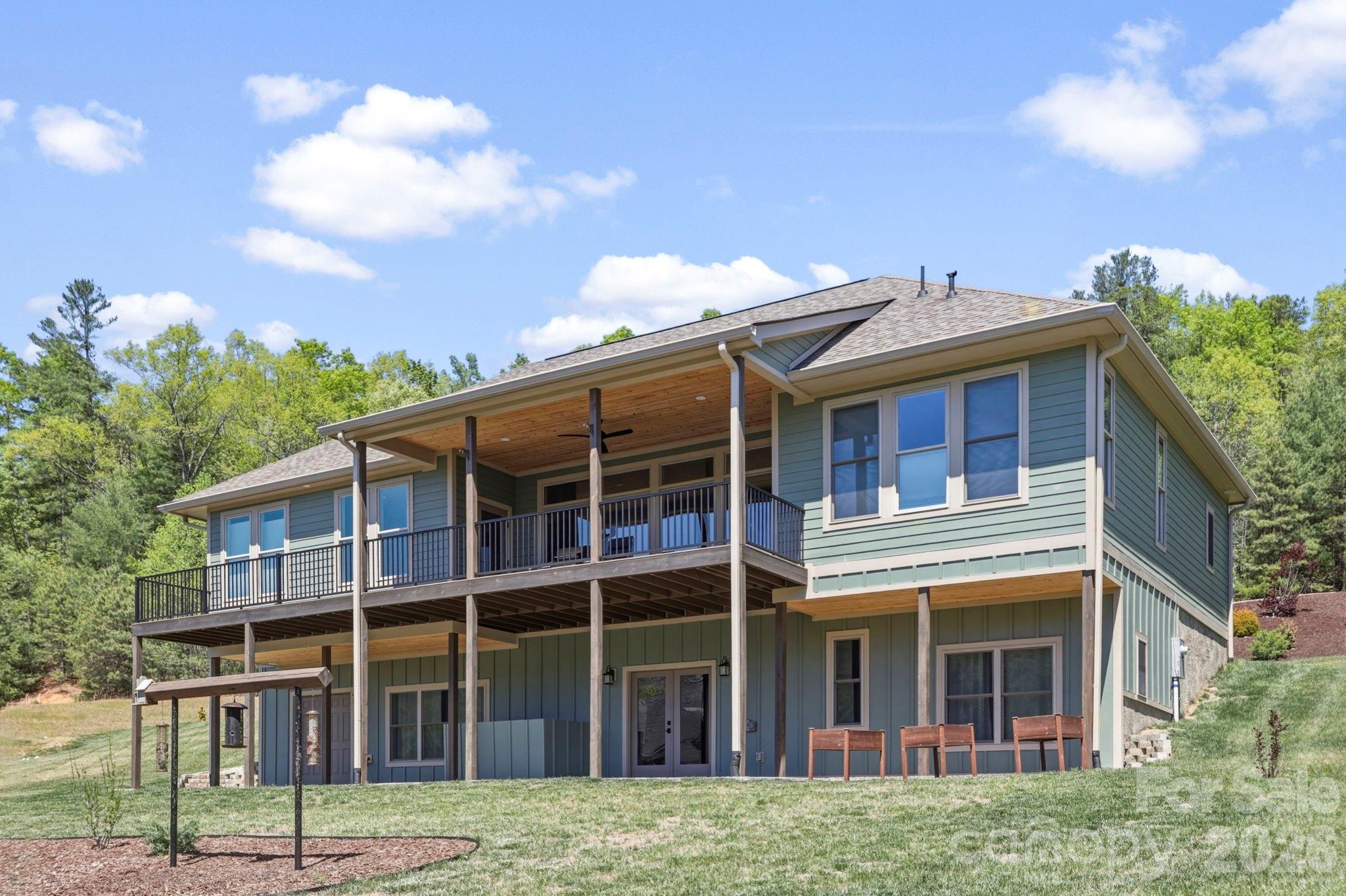 141 N Crab Meadow Drive Hendersonville NC 28739