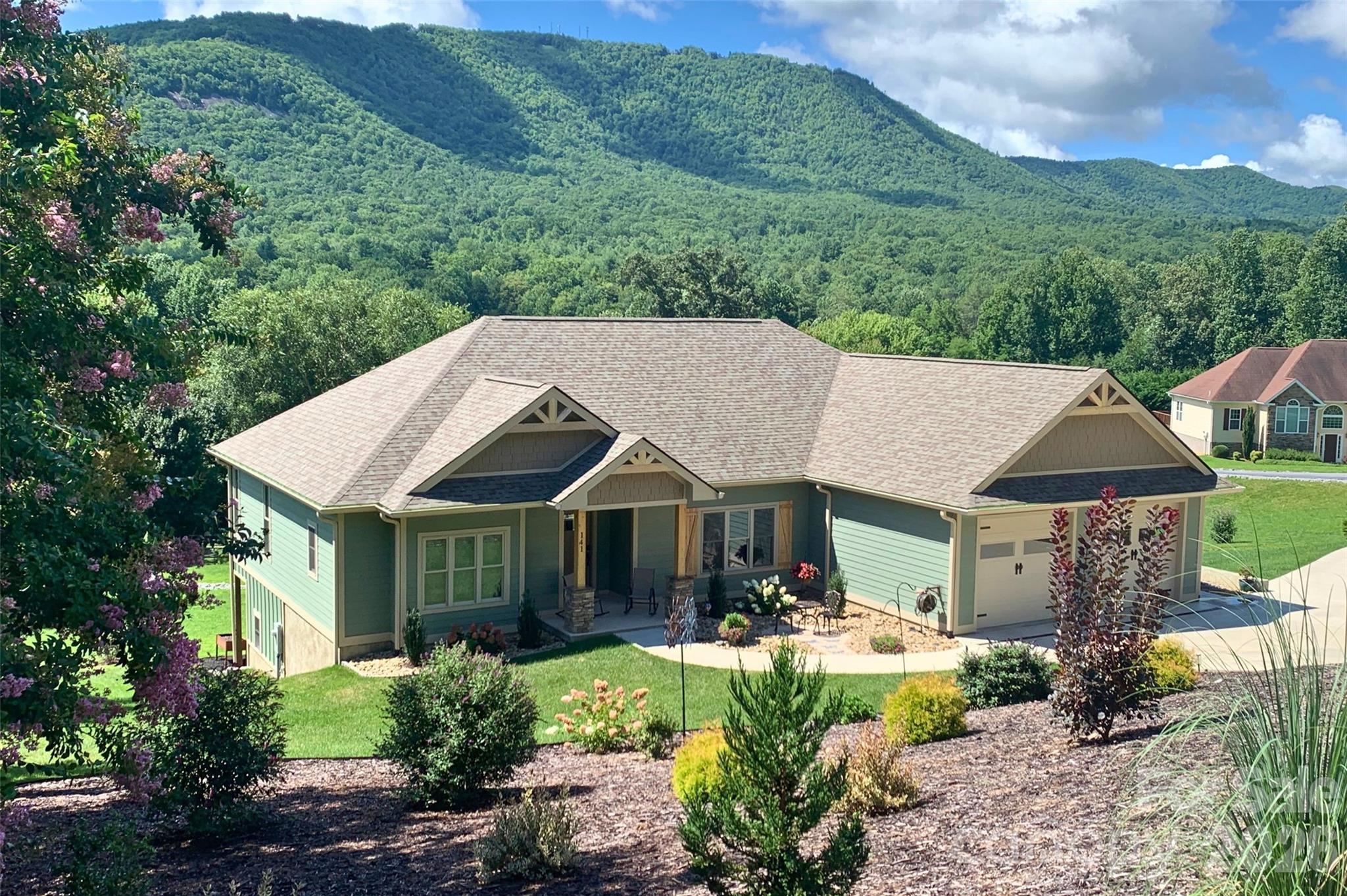 141 N Crab Meadow Drive Hendersonville NC 28739