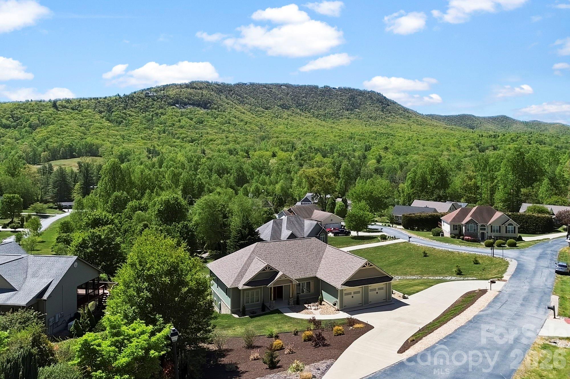141 N Crab Meadow Drive Hendersonville NC 28739
