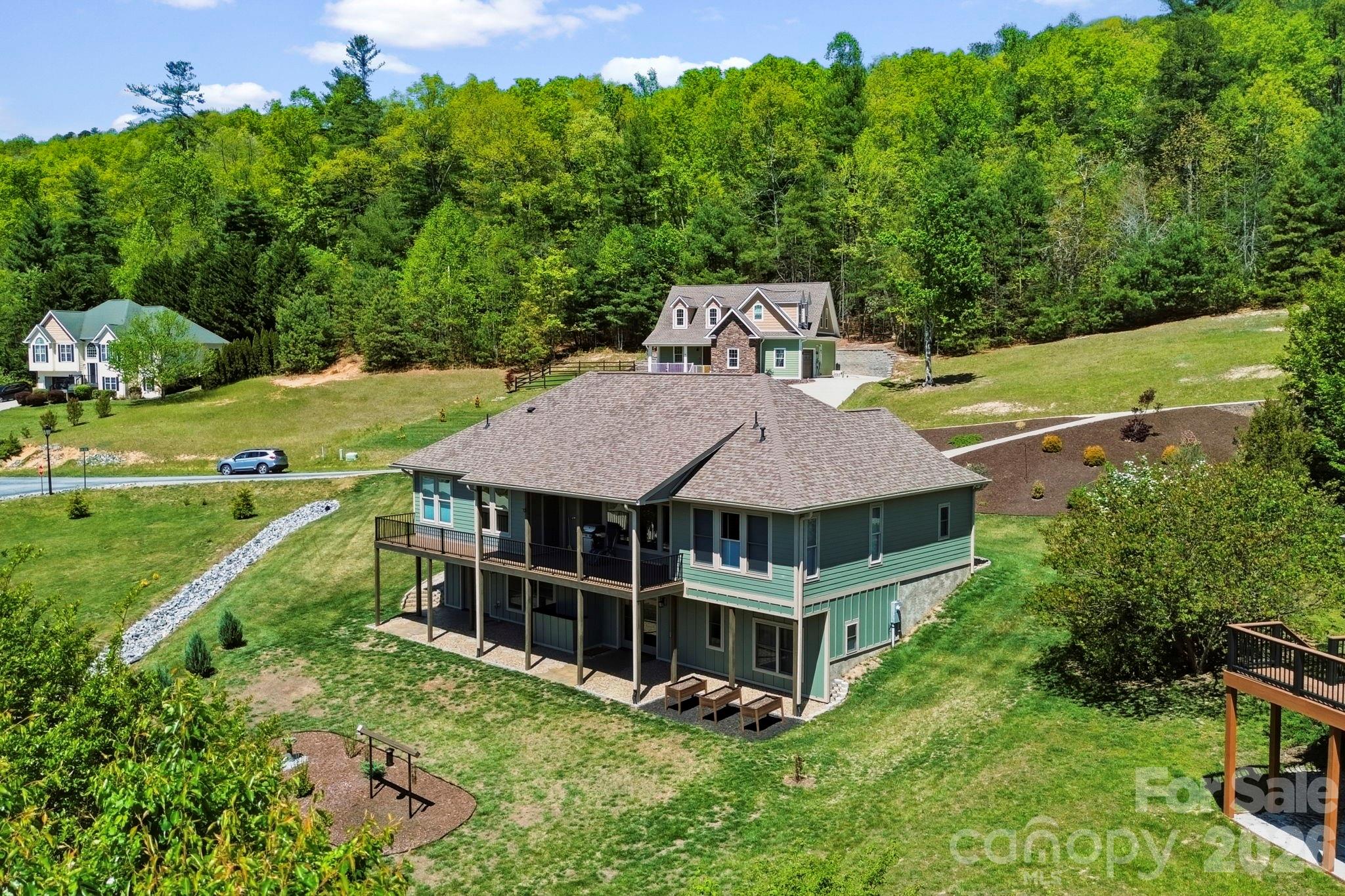 141 N Crab Meadow Drive Hendersonville NC 28739