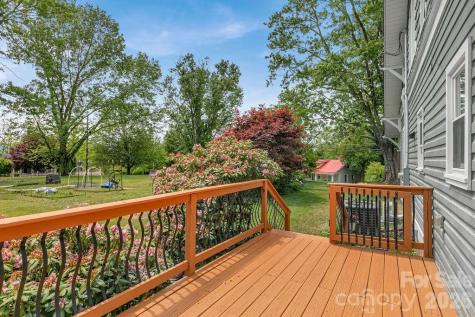 41 Harrison Street Canton NC 28716