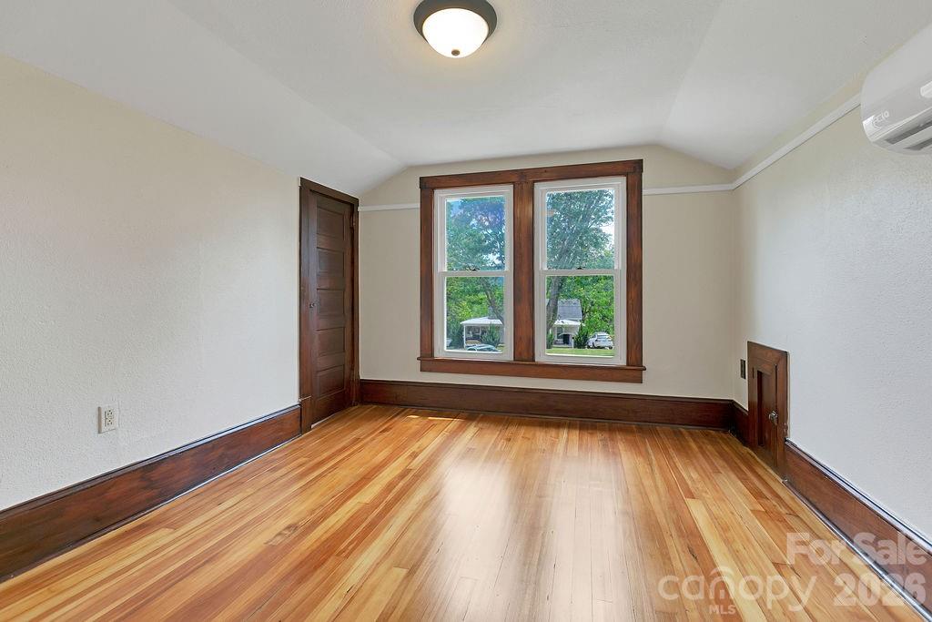 41 Harrison Street Canton NC 28716