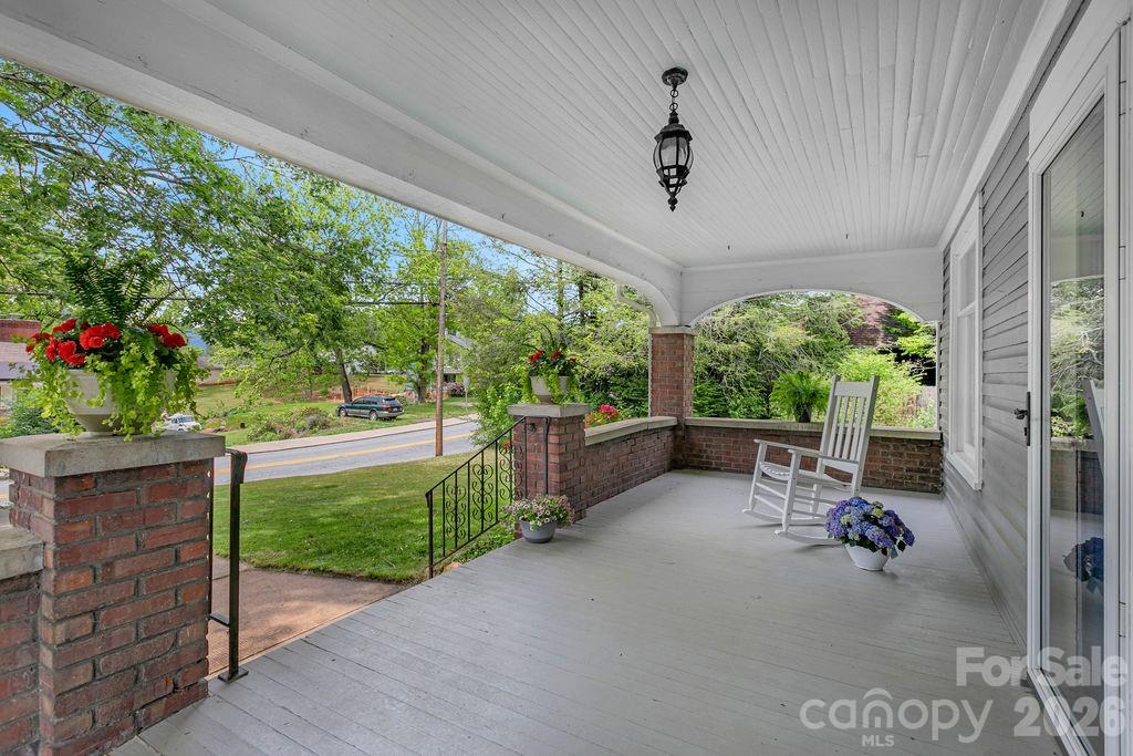 41 Harrison Street Canton NC 28716