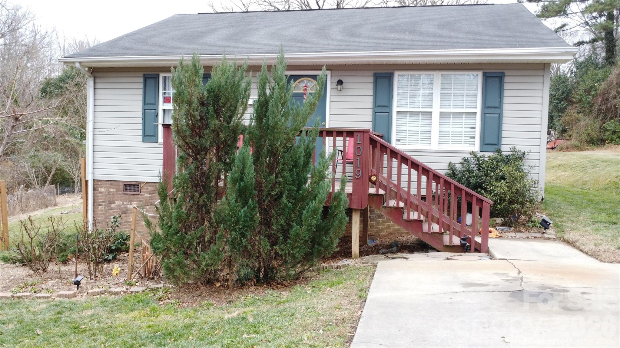 1019 W 7th Avenue Gastonia NC 28052