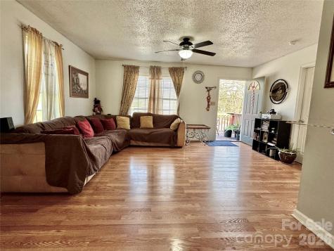 1019 W 7th Avenue Gastonia NC 28052