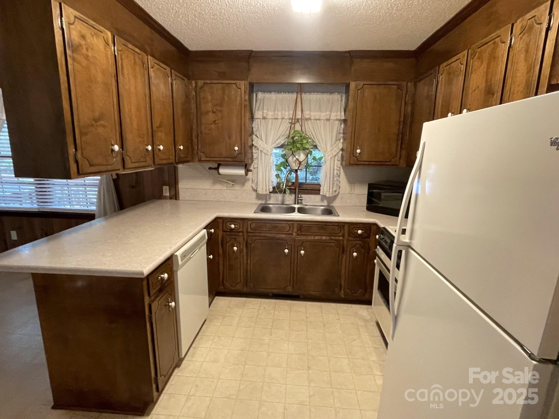 2411 Brookmeade Drive Albemarle NC 28001