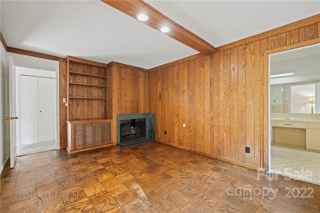 40 Woodbury Road Asheville NC 28804