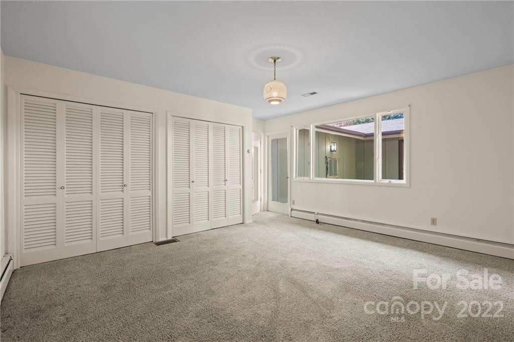 40 Woodbury Road Asheville NC 28804