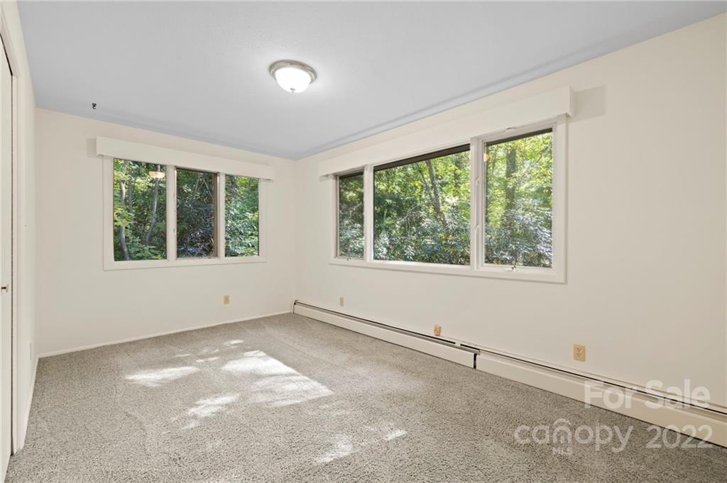 40 Woodbury Road Asheville NC 28804