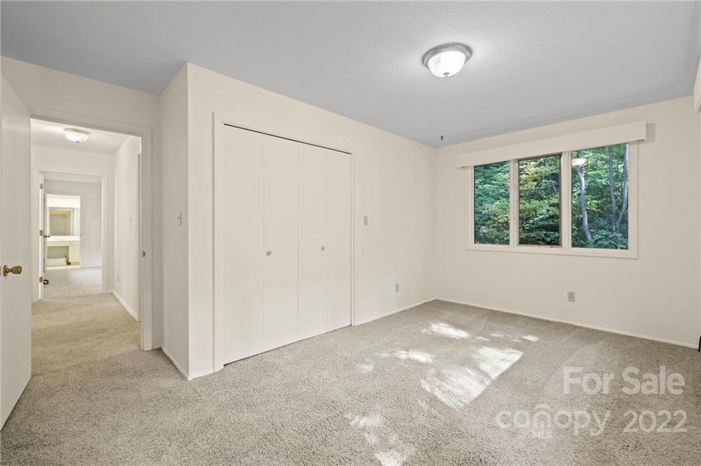 40 Woodbury Road Asheville NC 28804