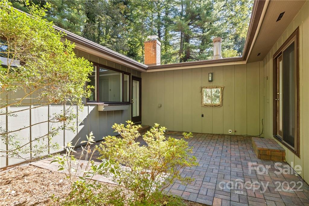 40 Woodbury Road Asheville NC 28804