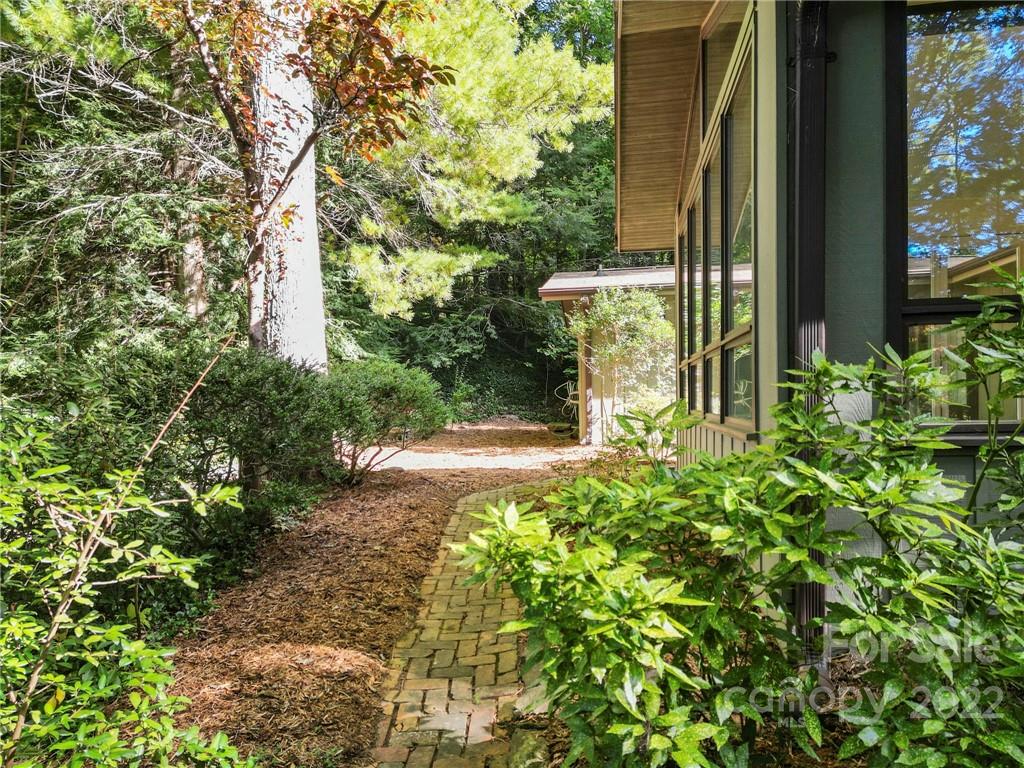 40 Woodbury Road Asheville NC 28804