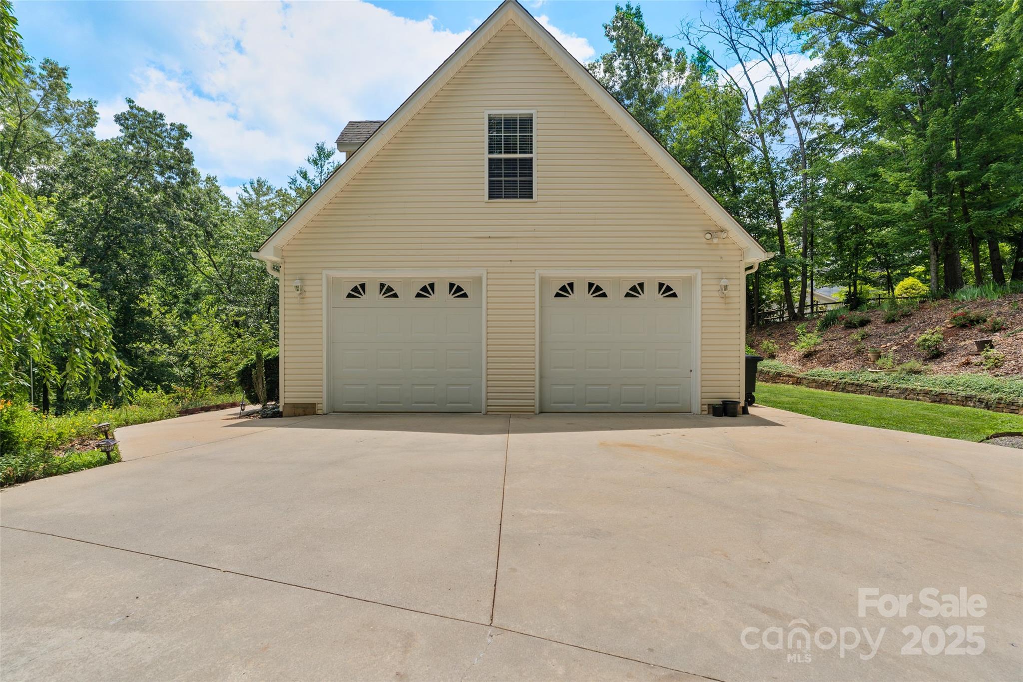 21 Farm Valley Court Weaverville NC 28787