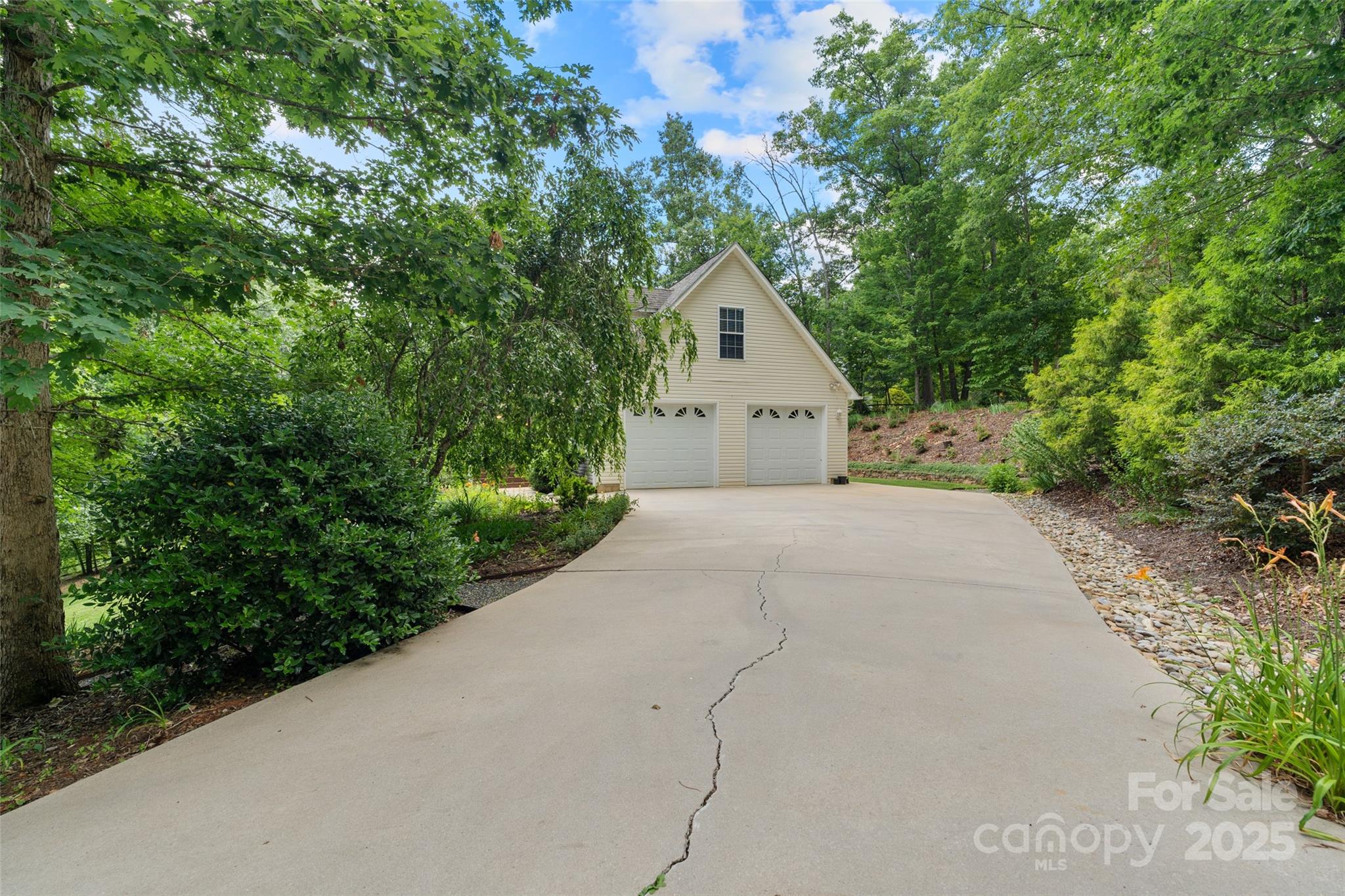 21 Farm Valley Court Weaverville NC 28787