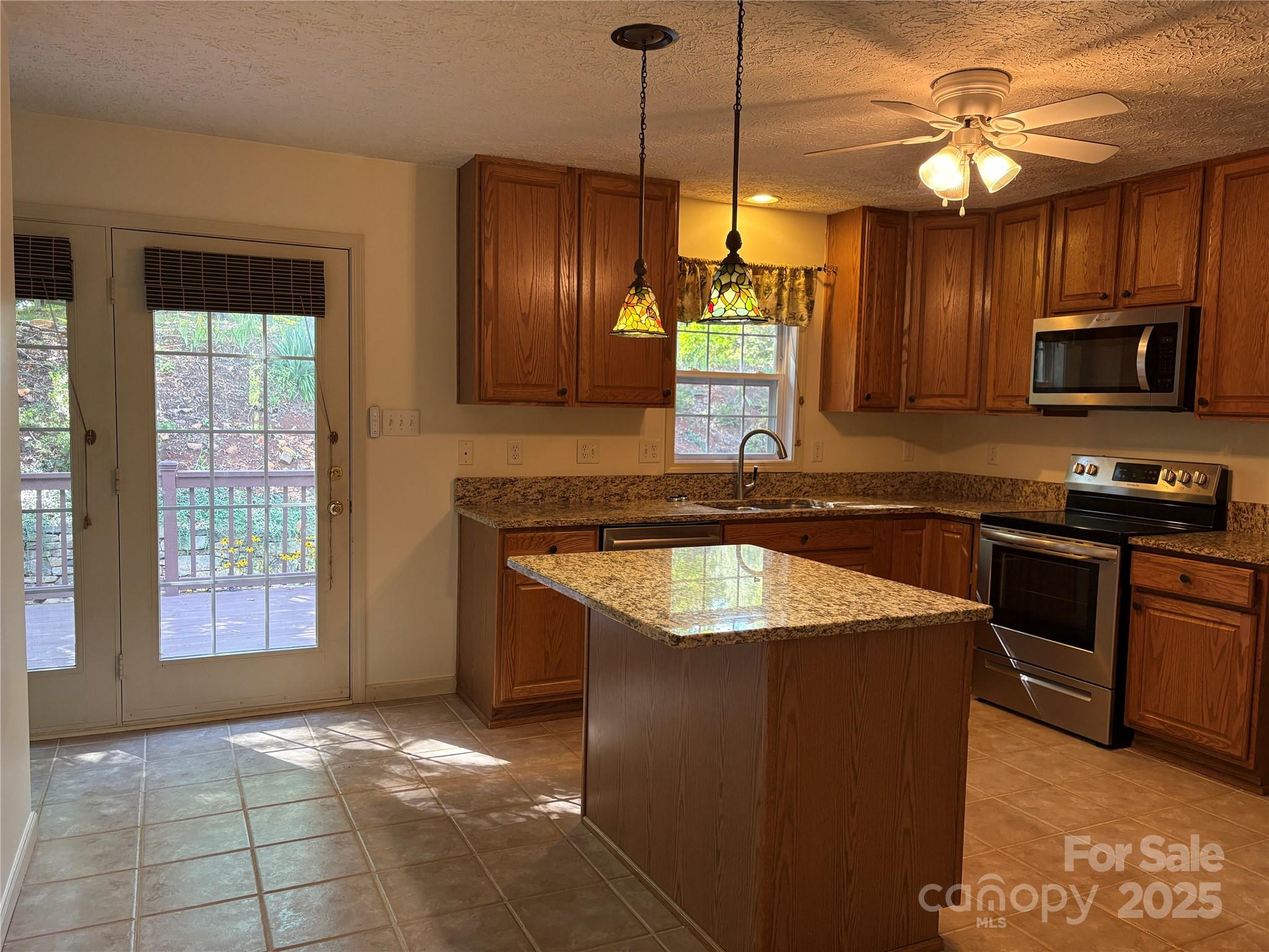 21 Farm Valley Court Weaverville NC 28787