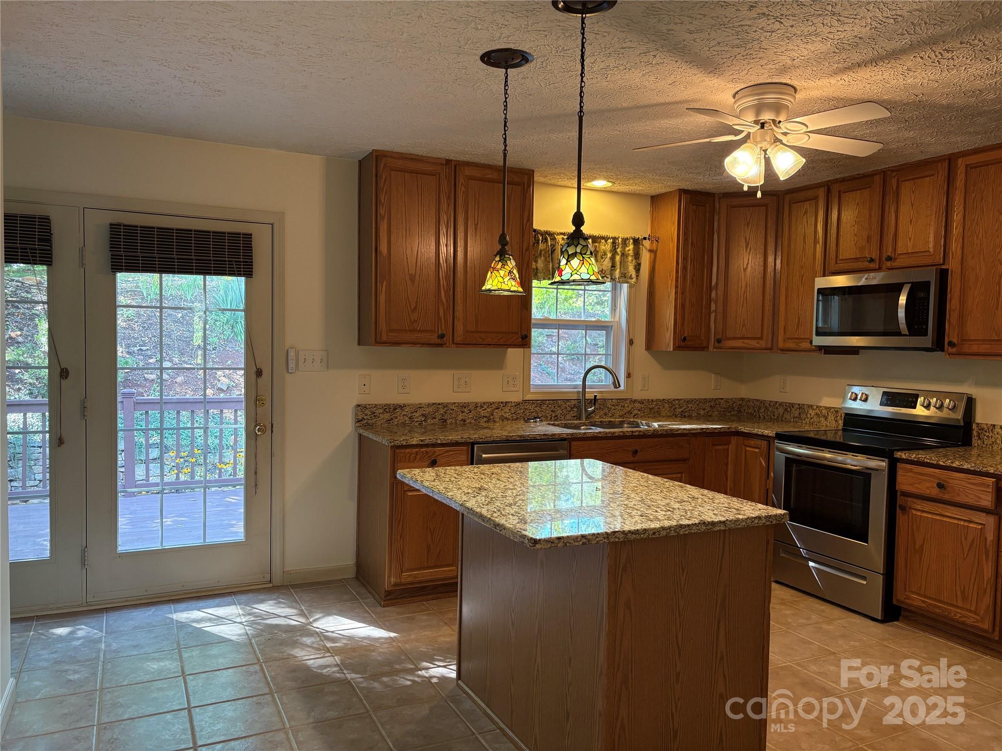 21 Farm Valley Court Weaverville NC 28787