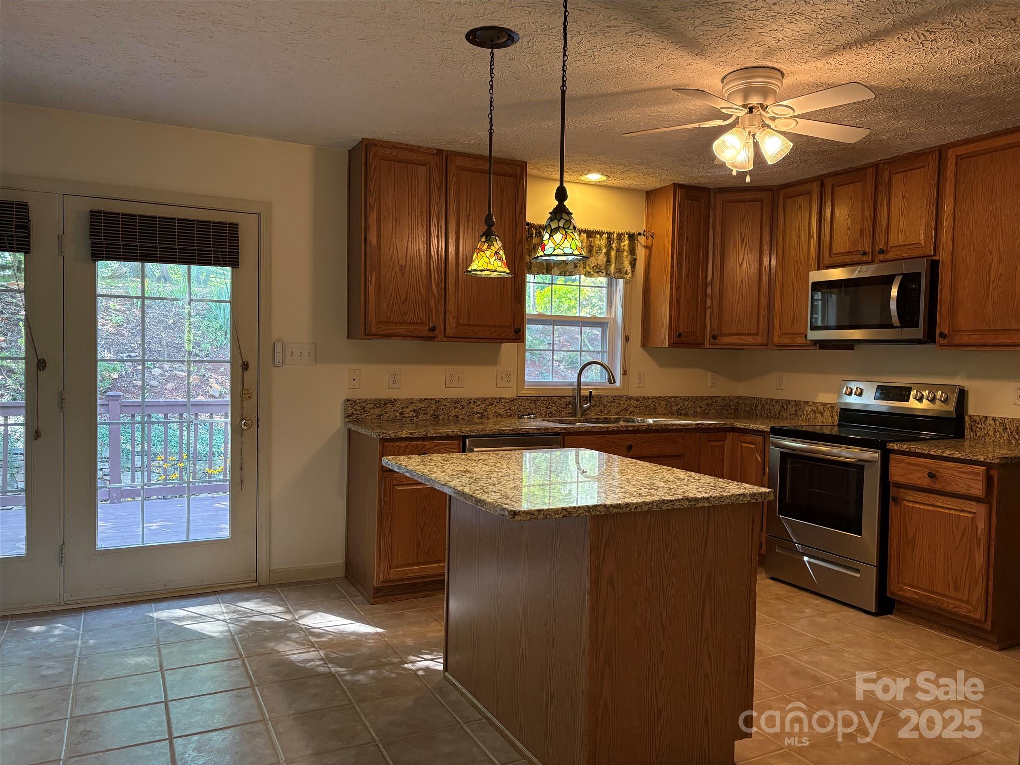 21 Farm Valley Court Weaverville NC 28787