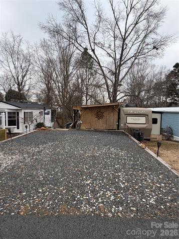 117 Pier Avenue New London NC 28127