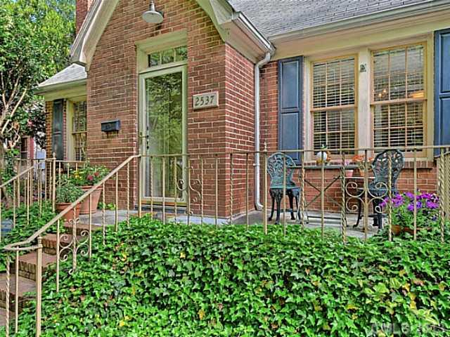2537 Cranbrook Lane Charlotte NC 28207