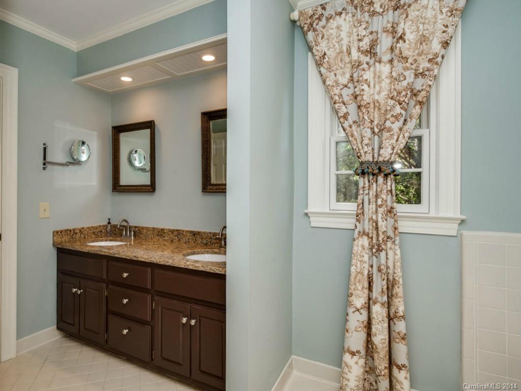 10131 Foxhall Drive Charlotte NC 28210