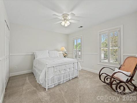 6232 Woodleigh Oaks Drive Charlotte NC 28226