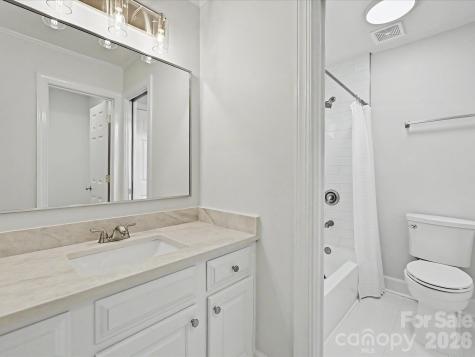 6232 Woodleigh Oaks Drive Charlotte NC 28226