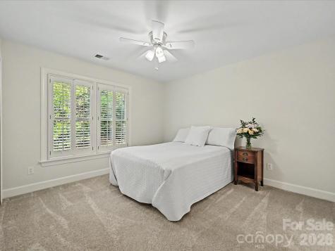6232 Woodleigh Oaks Drive Charlotte NC 28226
