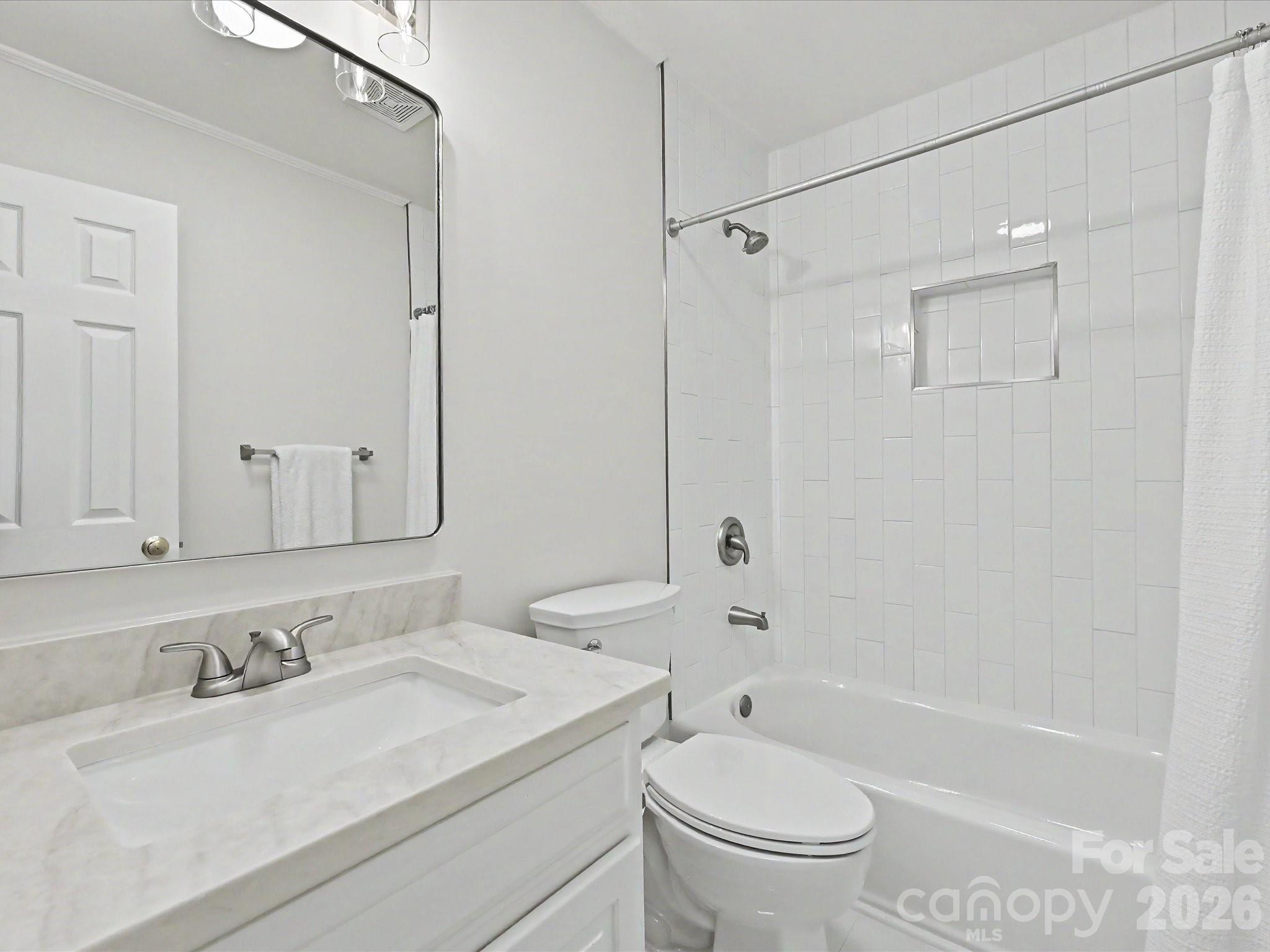 6232 Woodleigh Oaks Drive Charlotte NC 28226