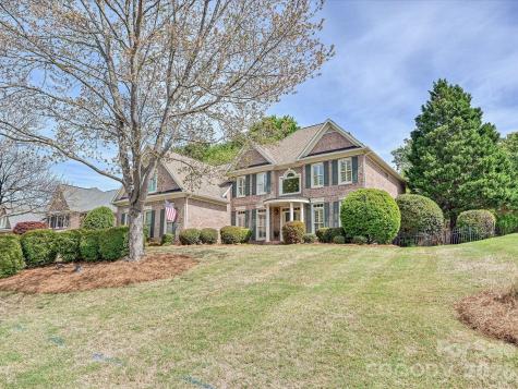 6232 Woodleigh Oaks Drive Charlotte NC 28226