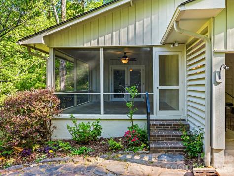 100 Hummingbird Lane Columbus NC 28722