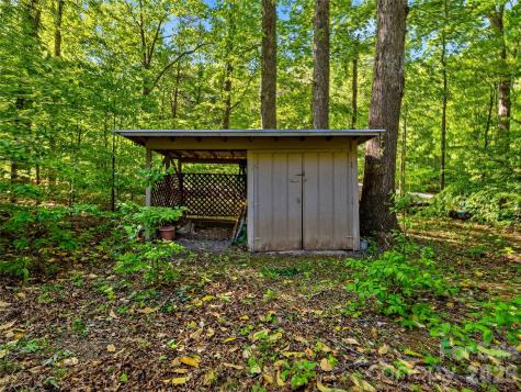 100 Hummingbird Lane Columbus NC 28722