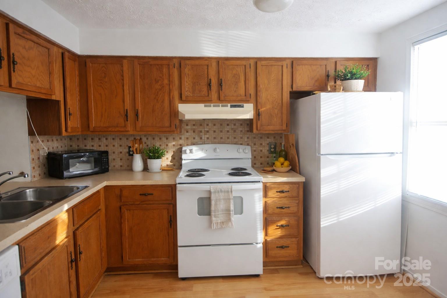 9432-D Lexington Circle Charlotte NC 28213
