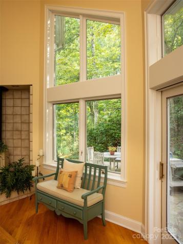 52 Robinhood Road Asheville NC 28804